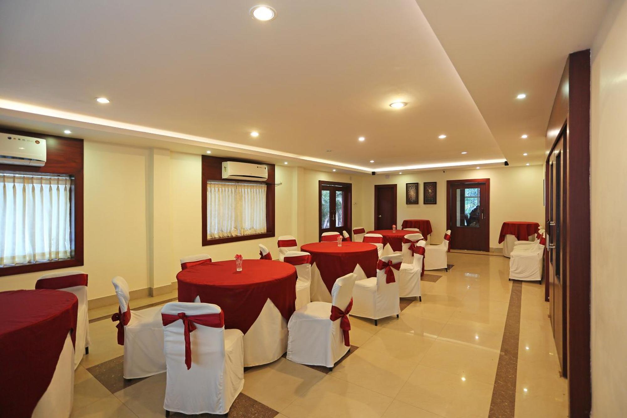 Oyo Stellar Resort 布巴内什瓦尔 外观 照片
